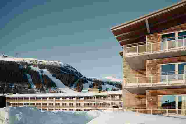 exterior_hotel_1330x890.jpg