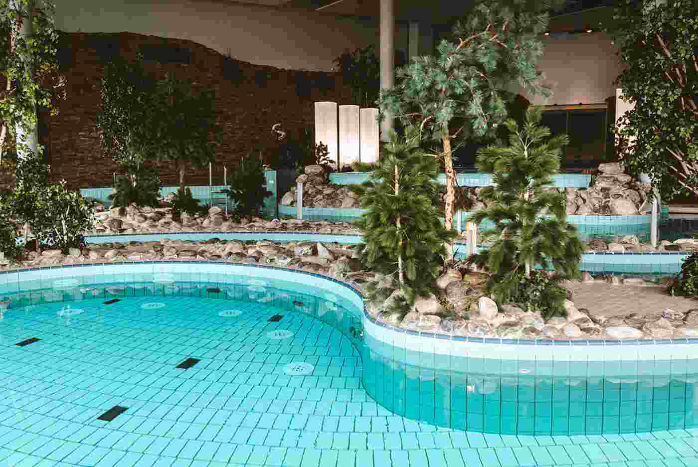 pool_1330x890_3.jpg
